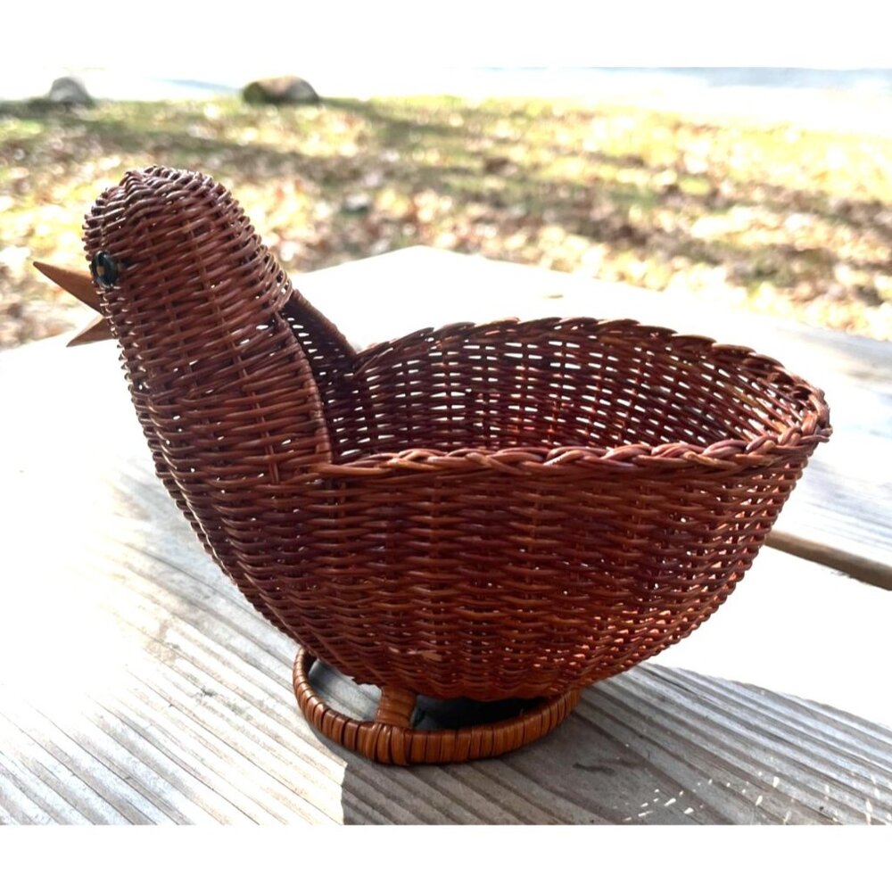 Vintage Avon Woven Wicker Hen Basket With Wooden Beak